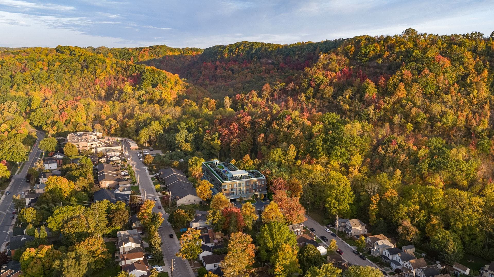 The Spencer At Dundas Peak - 24 Brock St N, Hamilton, ON L9H 1Z3, Canada