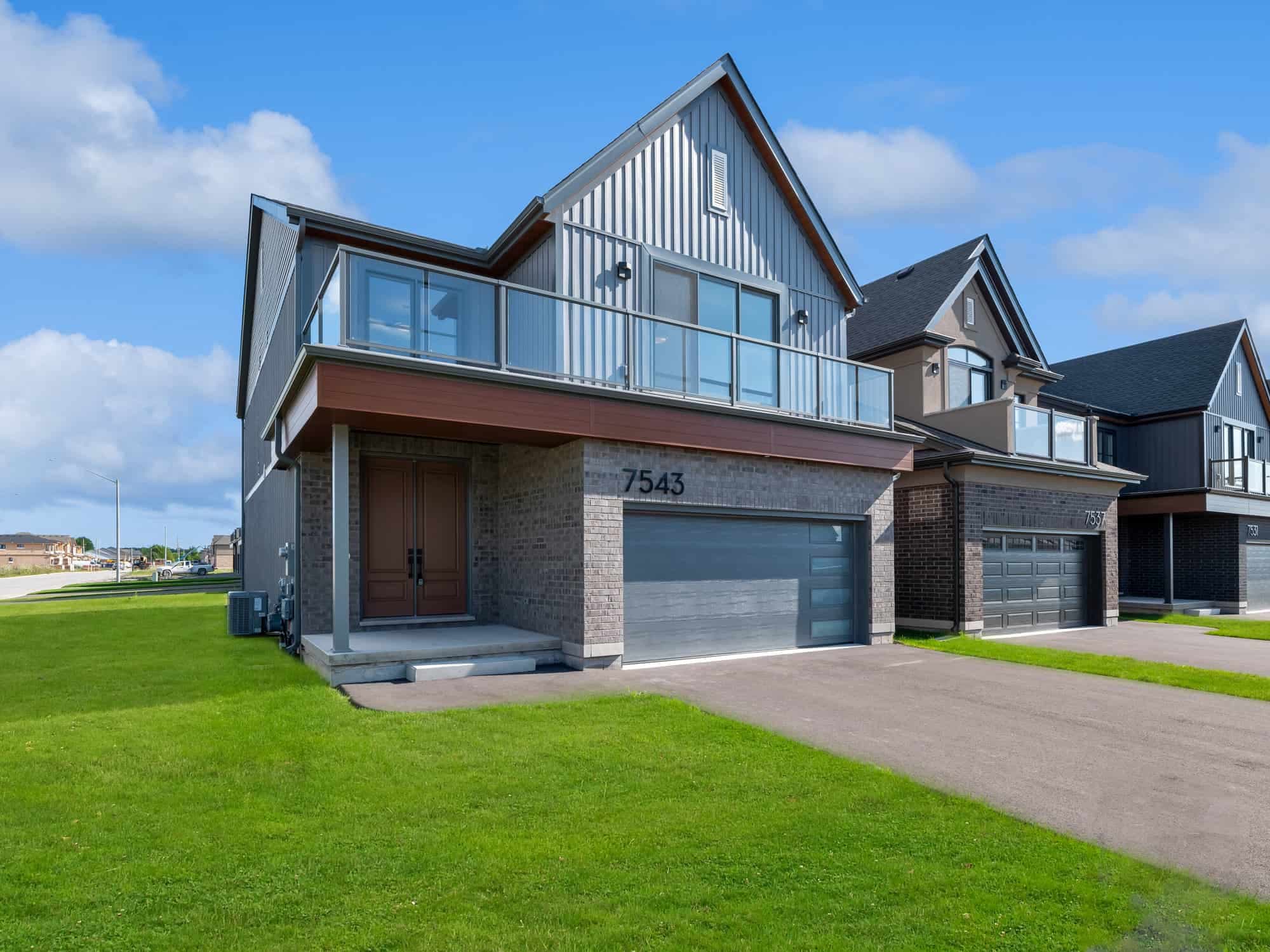 Splendour Towns - Kalar Rd & McLeod Rd, Niagara Falls, ON L2H 0Y7, Canada