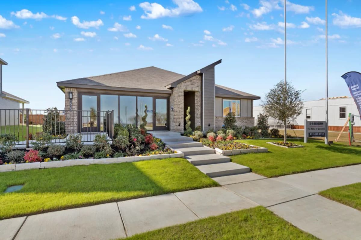 The Parks of Alvarado Detached Alvarado Texas Usa preconstruction