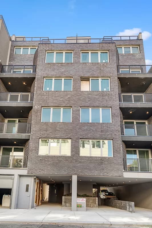 44 Box Street