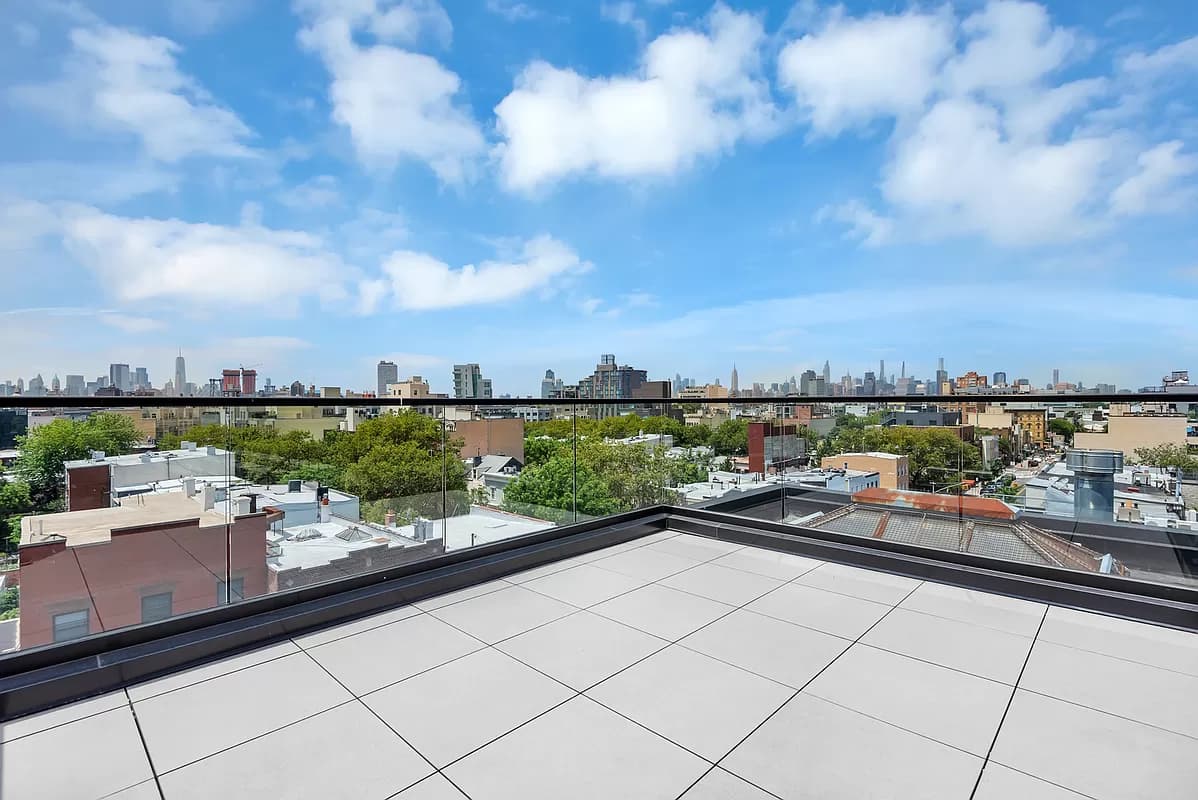 490 Lorimer Street Condominium