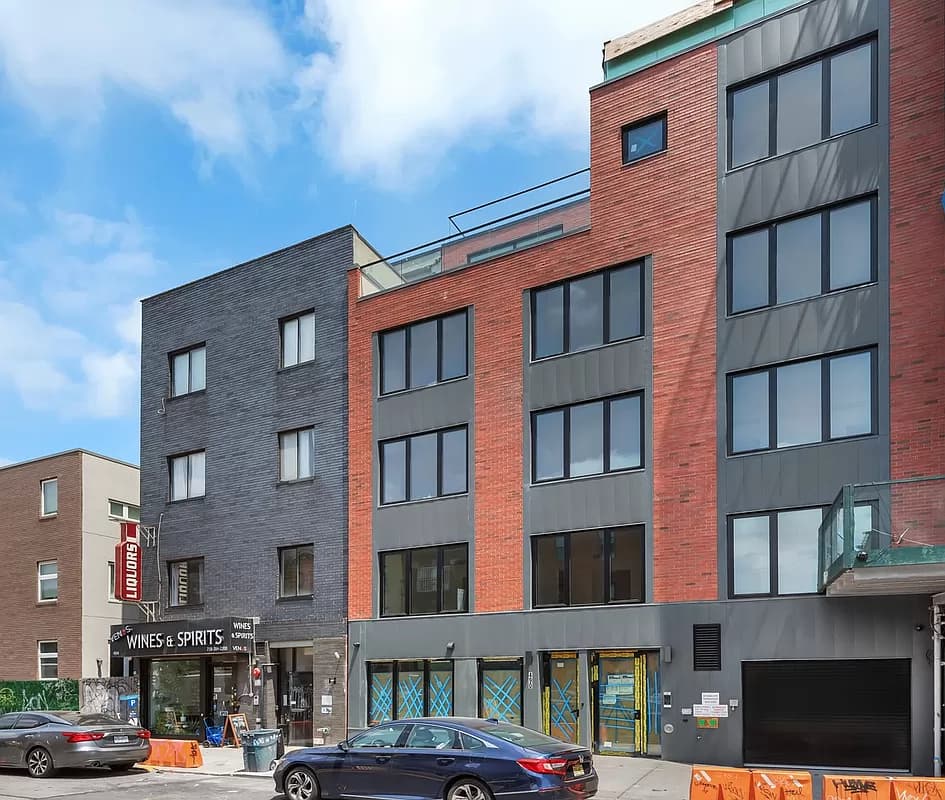 490 Lorimer Street Condominium