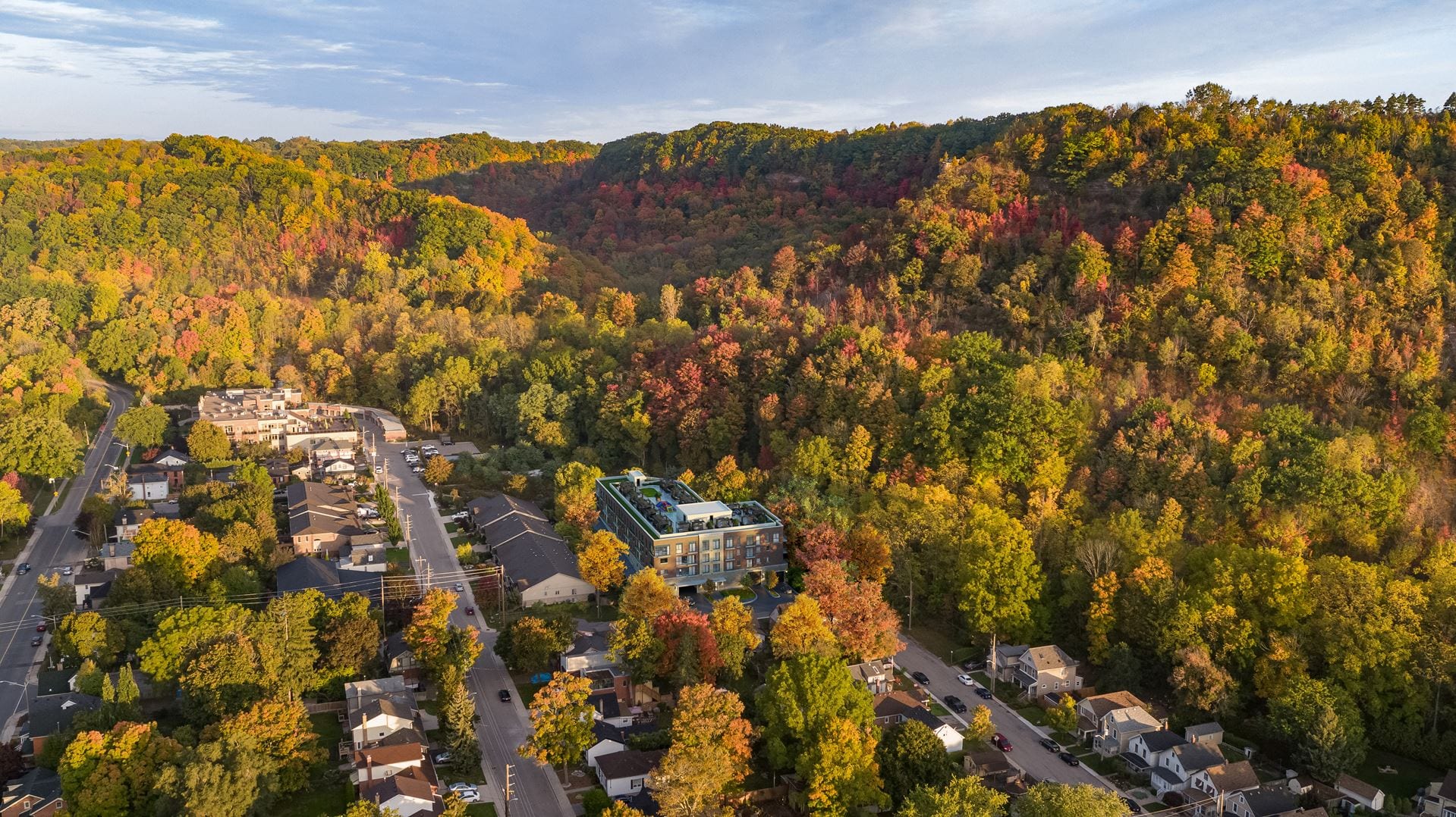 The Spencer At Dundas Peak - 24 Brock St N, Hamilton, ON L9H 1Z3, Canada