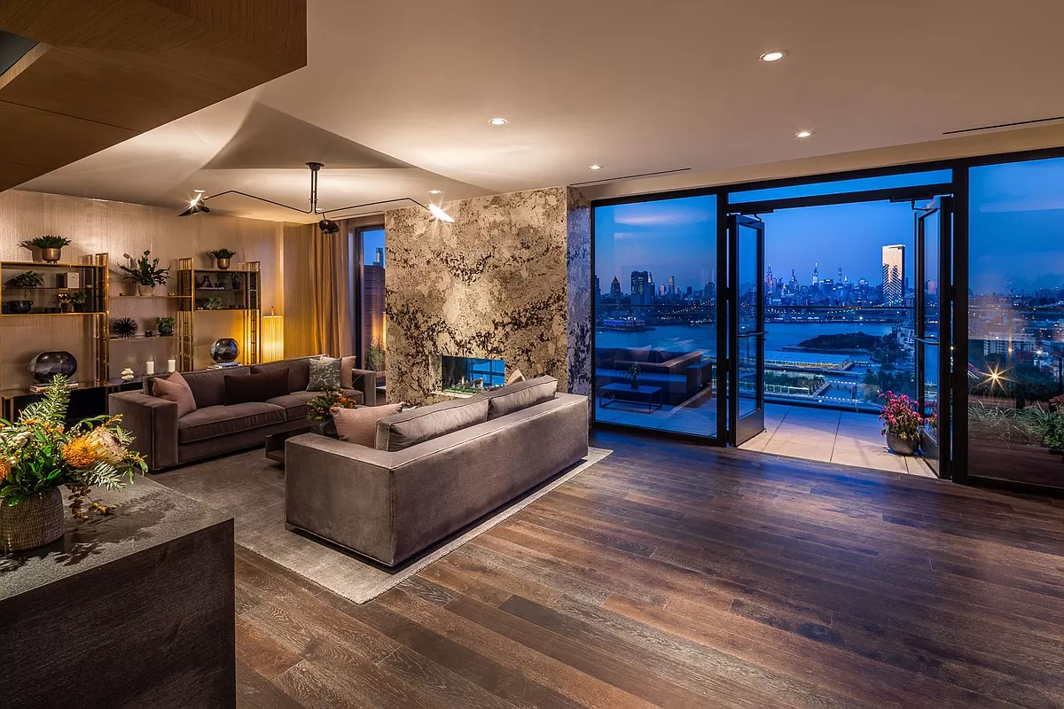 Quay Tower Condo Brooklyn New York Usa preconstruction